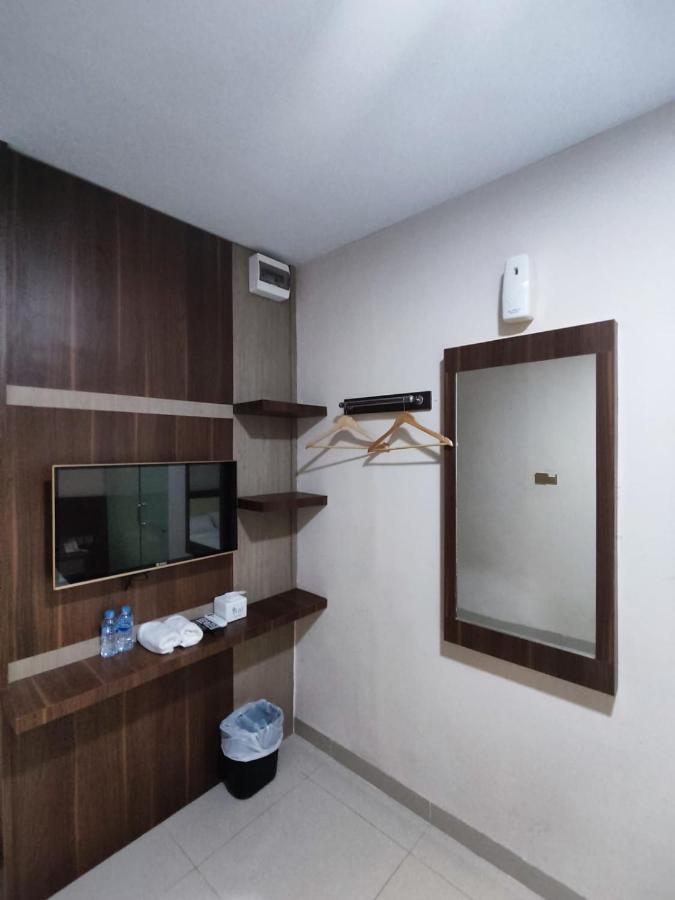 Hotel Morena Batam Экстерьер фото