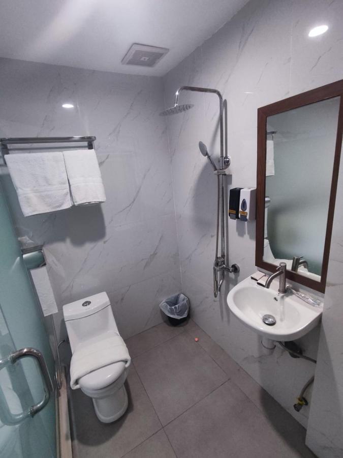 Hotel Morena Batam Экстерьер фото